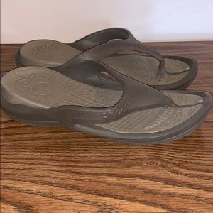 Athens Crocs Flip Flops in Espresso/Walnut